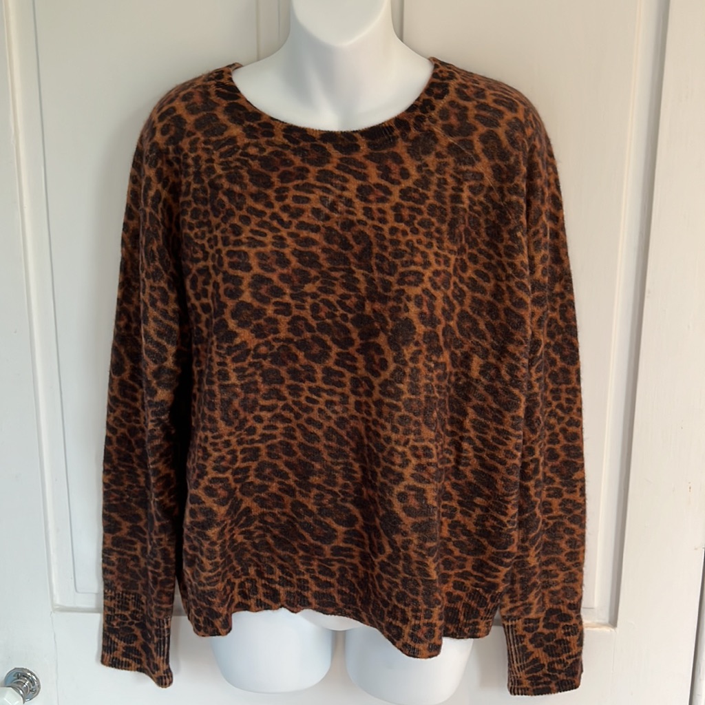 100% Cashmere White+Warren Sweater Leopard Animal Print Anthro Medium